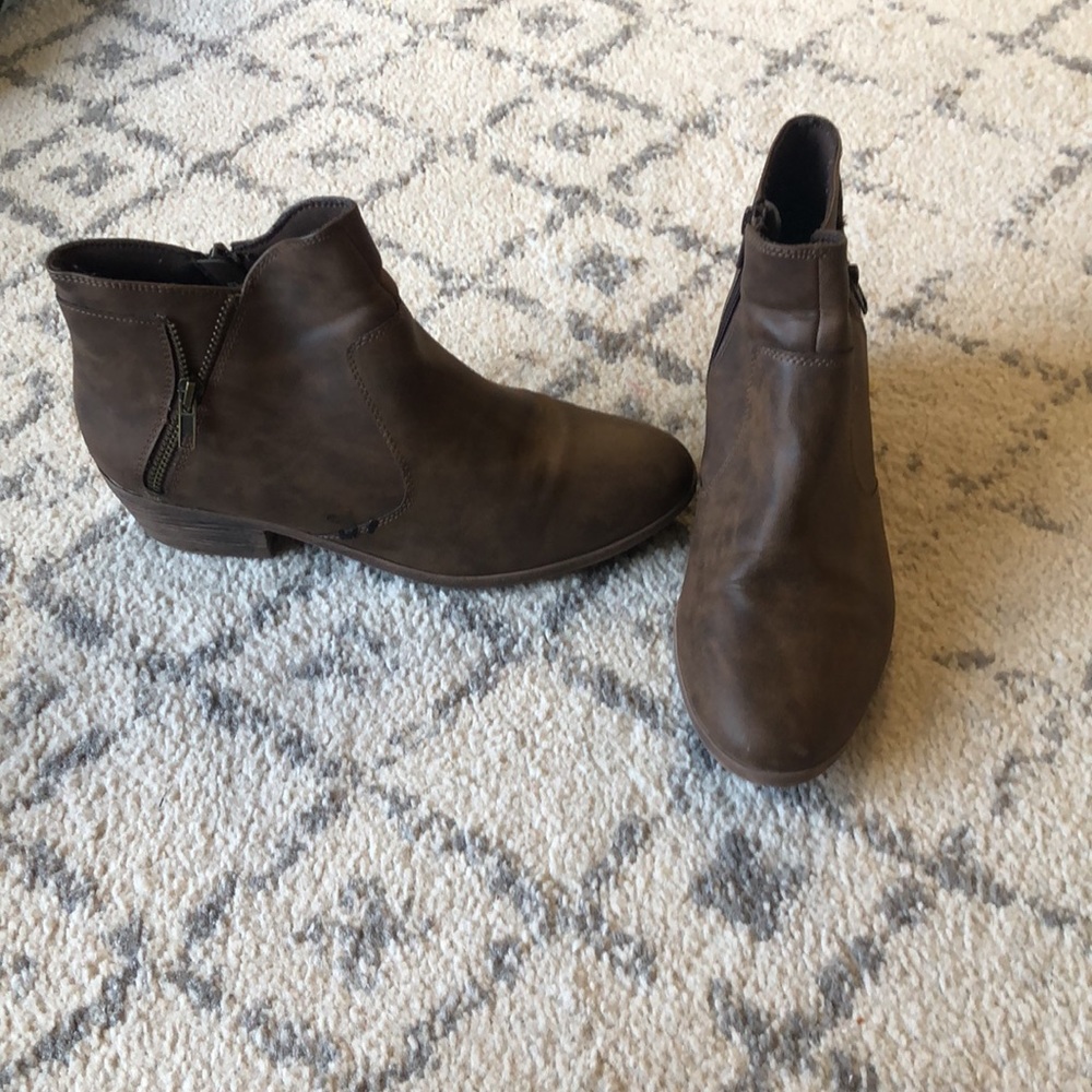 Booties ! - Picture 2 of 4